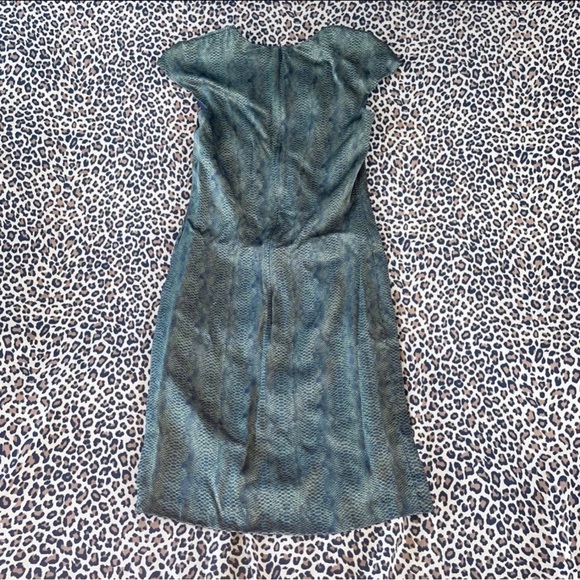 Hugo Boss Dress Silk 0 XS Black Label Green Snakeskin Print Cap Sleeve Moss $595 - Picture 4 of 7
